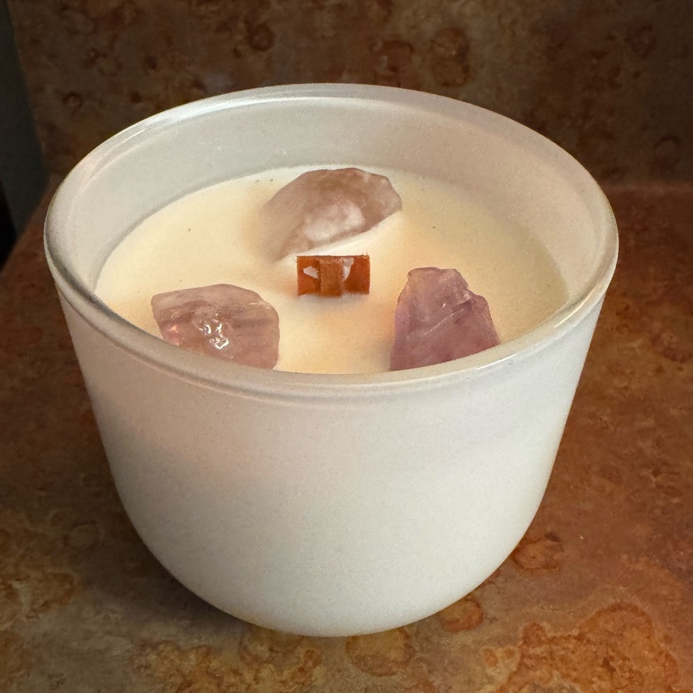 NEW Sugarboo & Co. Amethyst Healing Crystal Candle 11oz Musk & Citrus Scent
